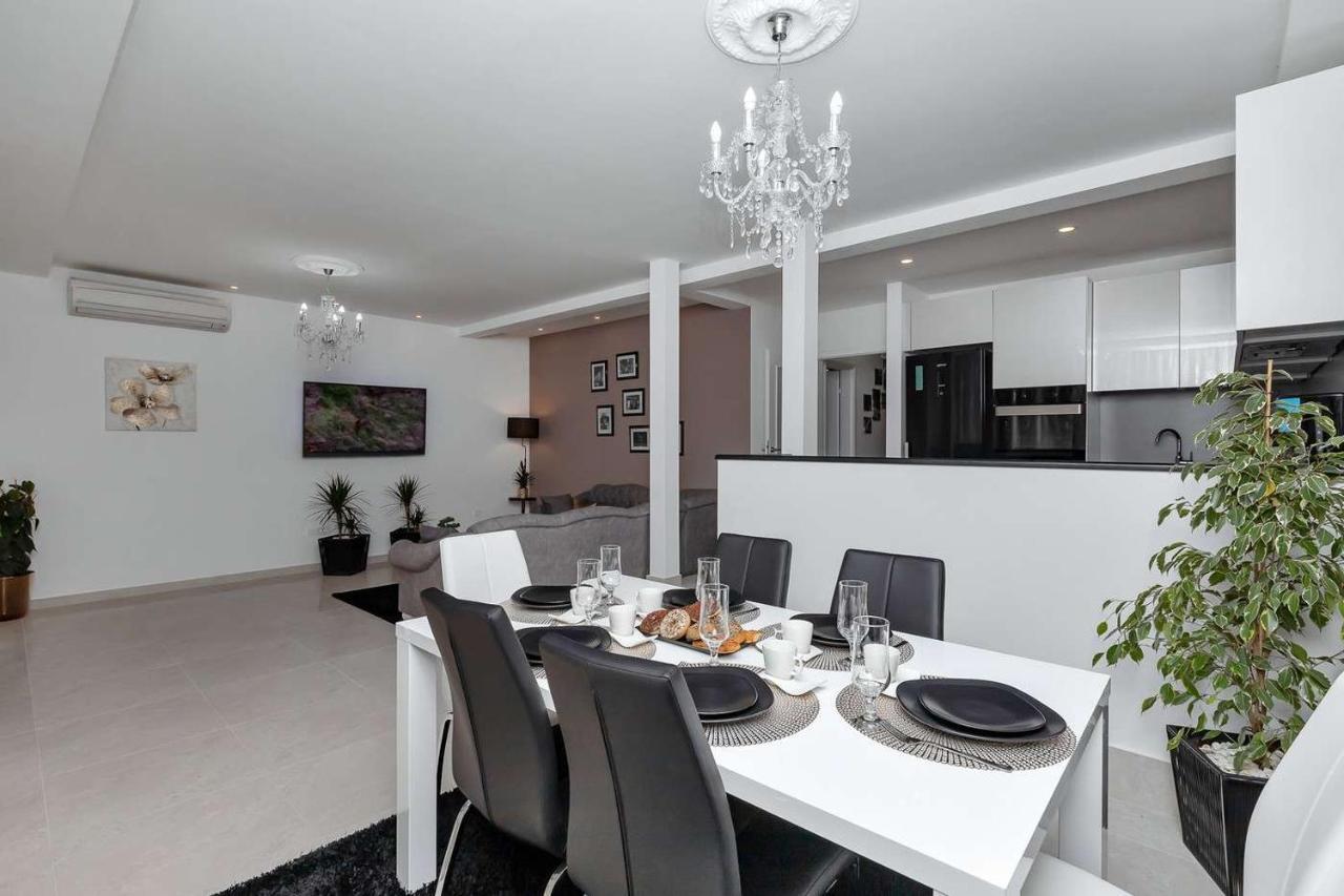 מאקרסקה Luxurious Apartment Nino מראה חיצוני תמונה