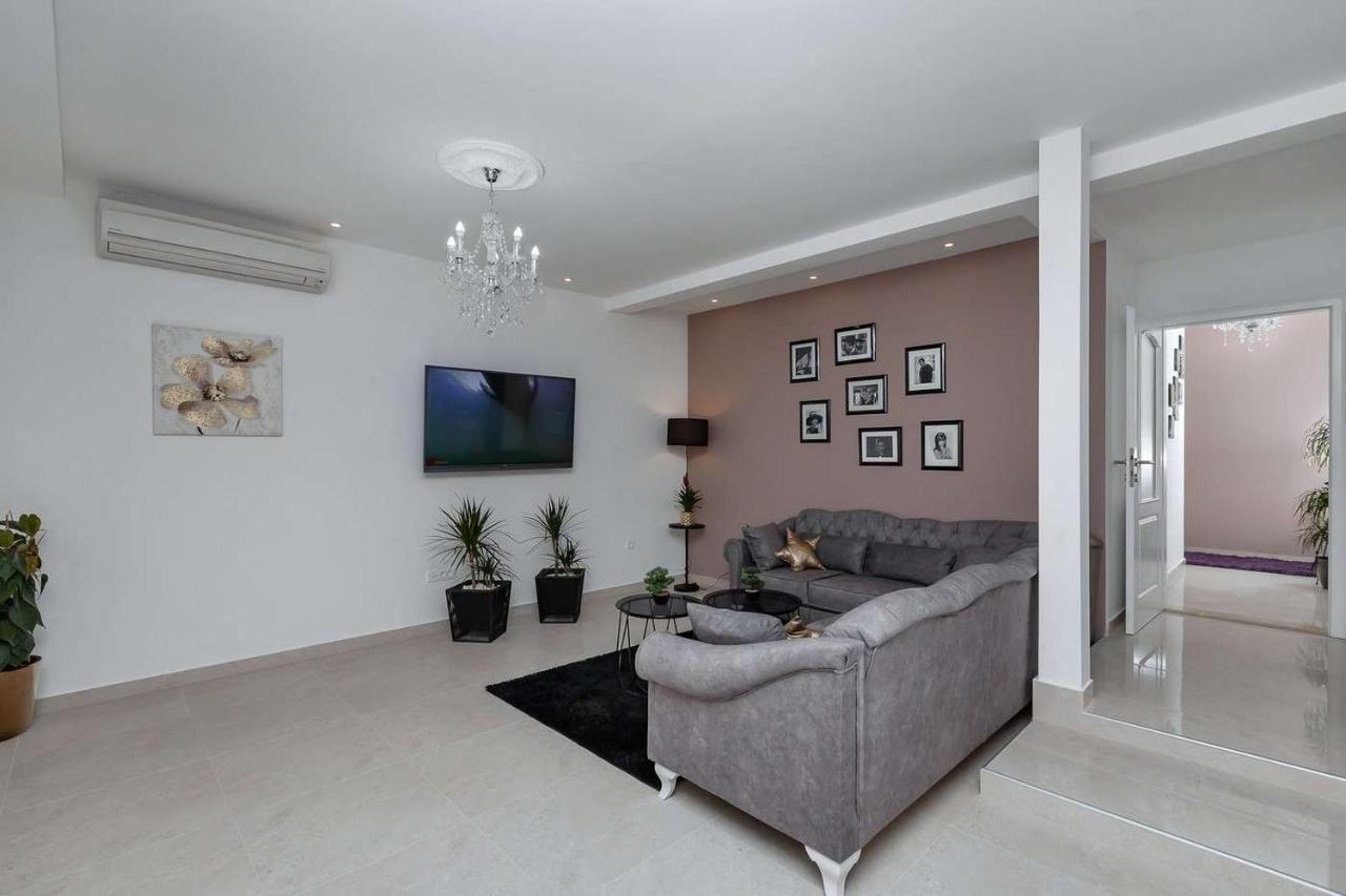 מאקרסקה Luxurious Apartment Nino מראה חיצוני תמונה