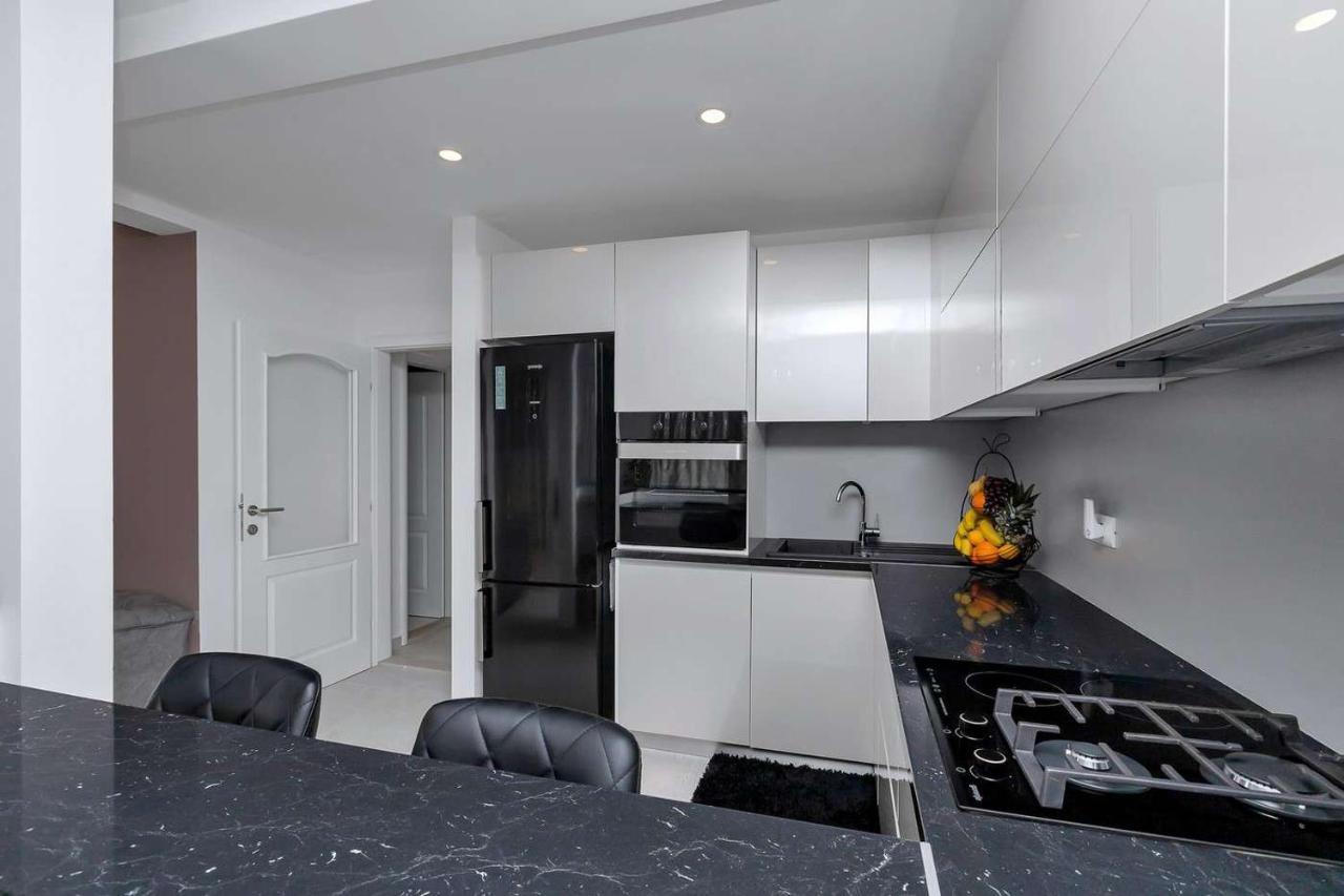 מאקרסקה Luxurious Apartment Nino מראה חיצוני תמונה