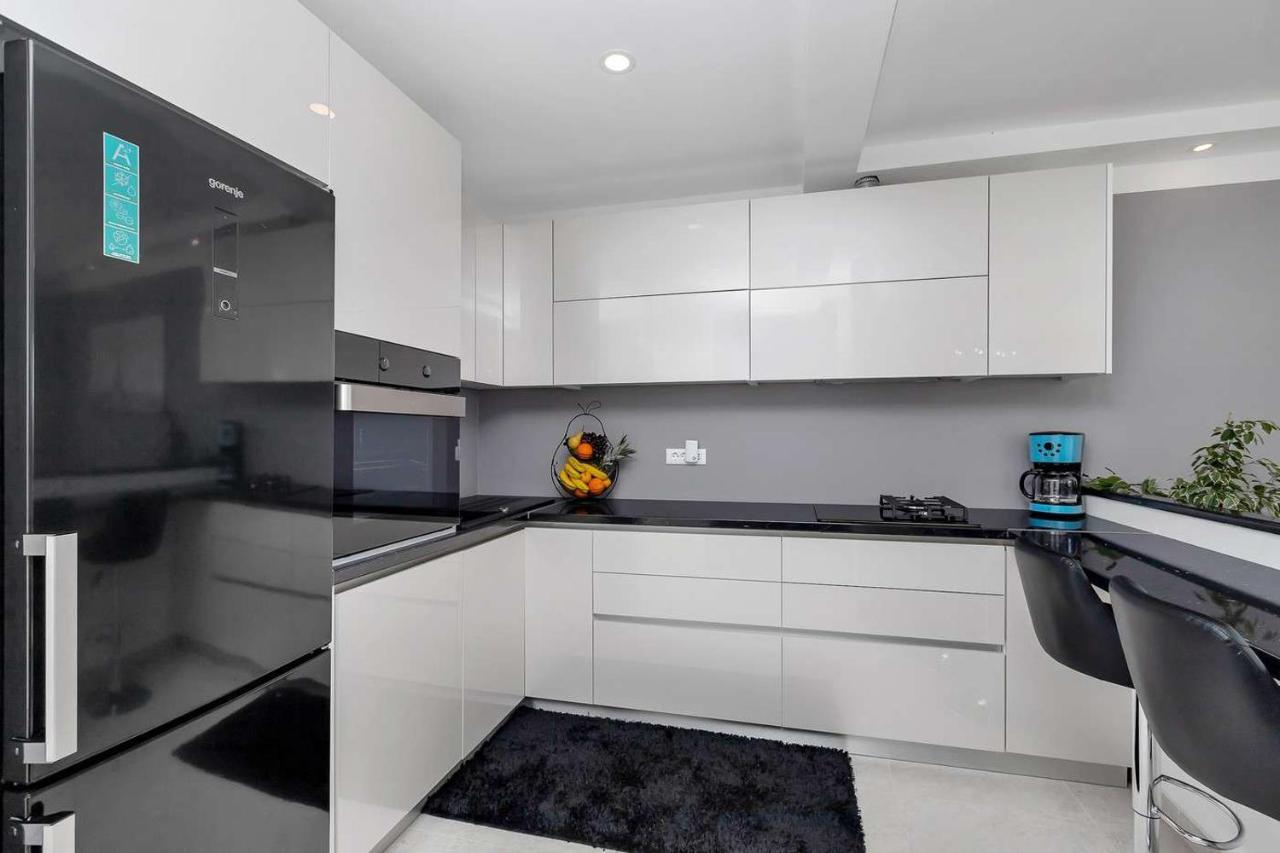 מאקרסקה Luxurious Apartment Nino מראה חיצוני תמונה